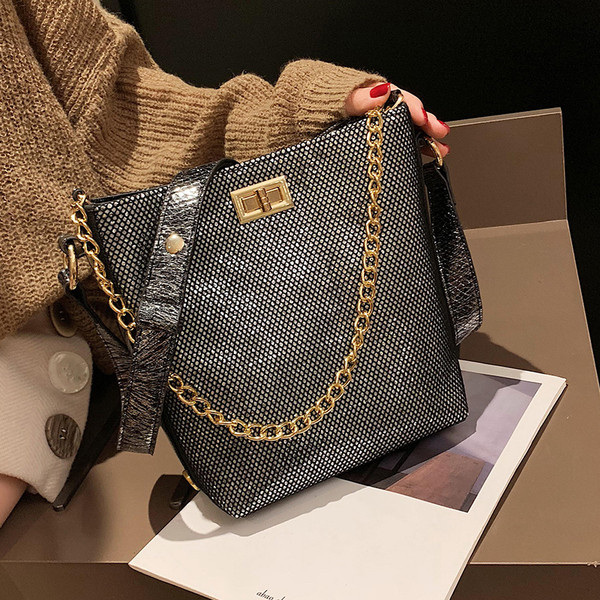 Νέο μοντέλο γυναικεία τσάντα με λαμπερά μοτίβα σε δύο χρώματα