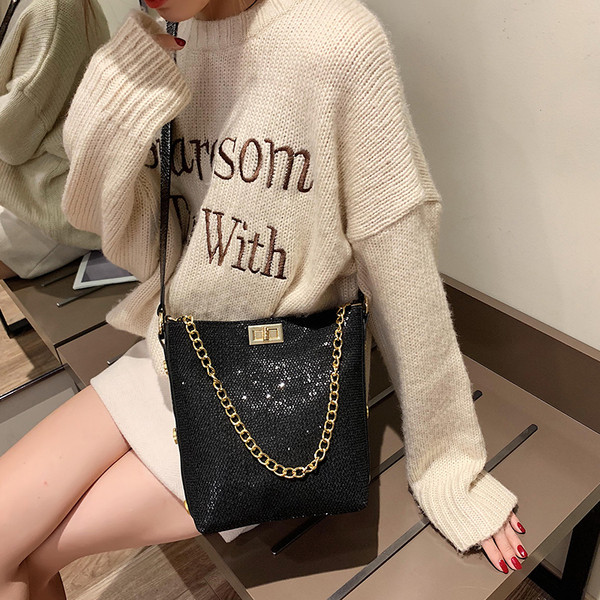 Νέο μοντέλο γυναικεία τσάντα με λαμπερά μοτίβα σε δύο χρώματα