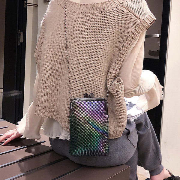 Kis női pénztárca típusú táska három színben