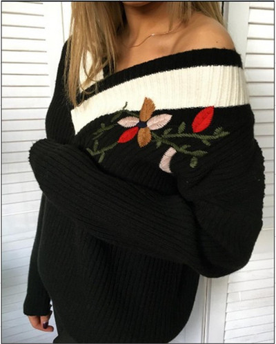 Γυναικείες μπλούζες χειμωνιάτικες  με V-neck με έγχρωμο κέντημα