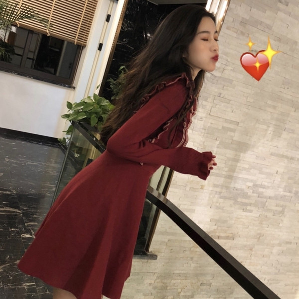 Elegáns női ruha hosszú ujjal