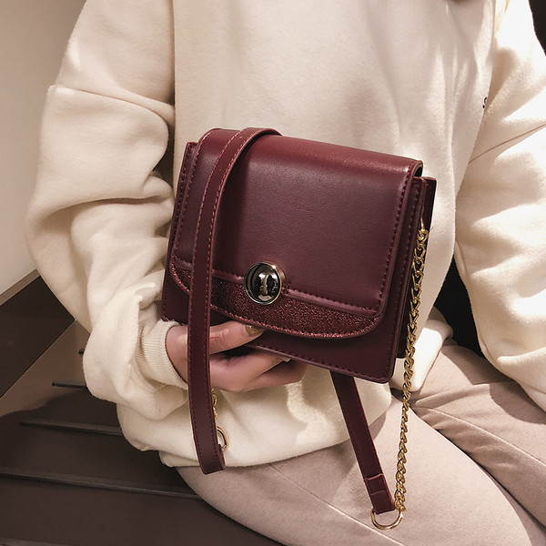 Γυναικεία μικρή τσάντα σε τέσσερα χρώματα