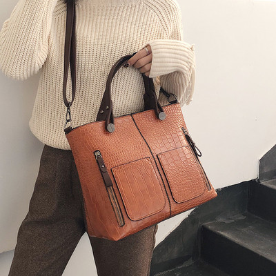 Стилна дамска чанта от еко кожа с джобове в четири цвята