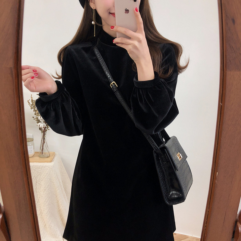 Női retro stílusú ruha fekete színben