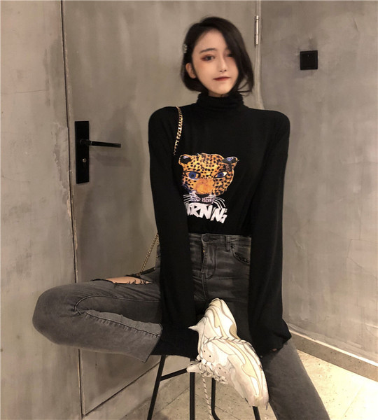 Modern női blúz, szürke, fehér és fekete színben