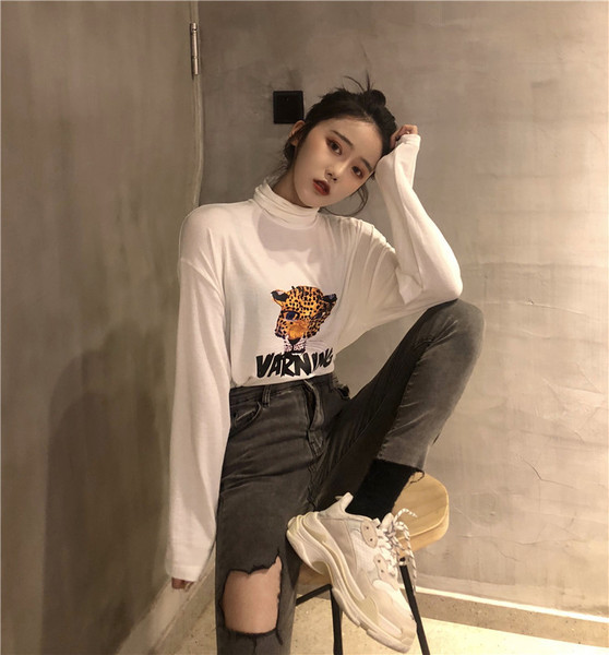 Modern női blúz, szürke, fehér és fekete színben