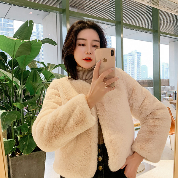 Stílusos női tollkabát több színben