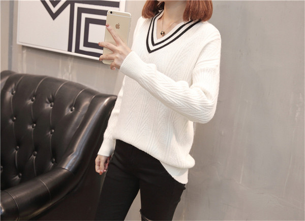 Bluză casual de damă cu decolteu în V în patru culori