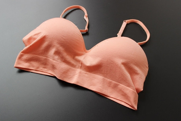 Αναπνευστικά αθλητικά εσωρούχα σε τέσσερα χρώματα