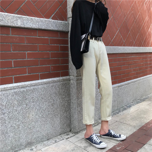 Blugi actuali de dama de culoare deschisa