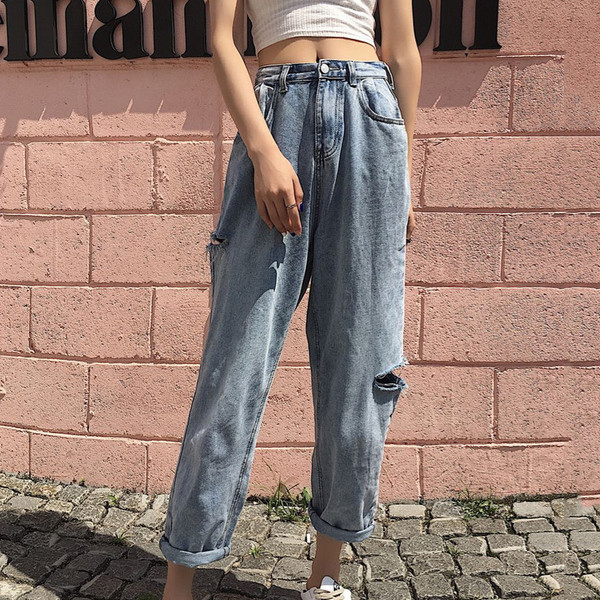 Jelenlegi női farmer - széles modell világos színben