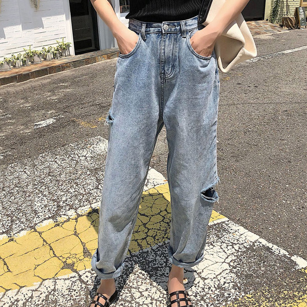 Jelenlegi női farmer - széles modell világos színben