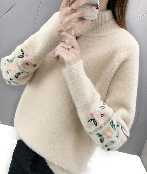 Puha téli pulóver színes hímzéssel több színben