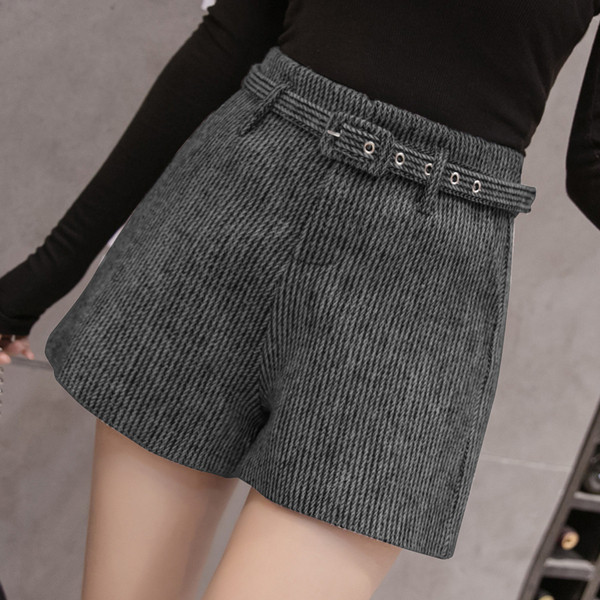 Modern női magas derekú rövidnadrág több színben