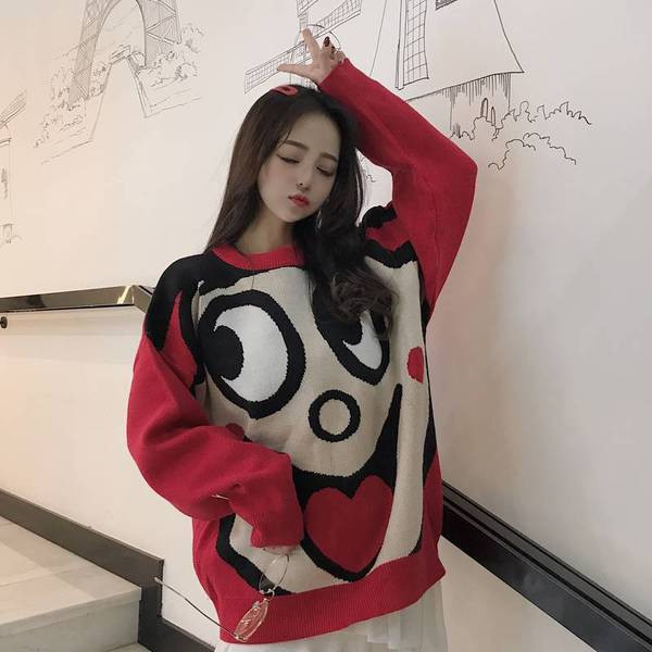 Modern női téli pulóver színes hímzéssel