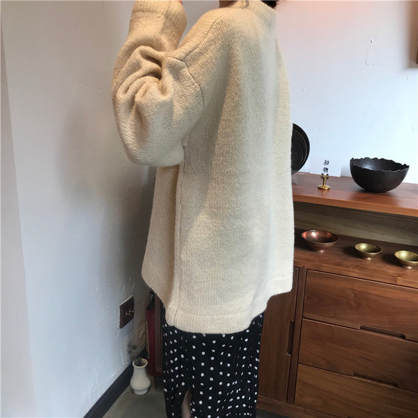 Női téli pulóver O-alakú gallérral, két színben