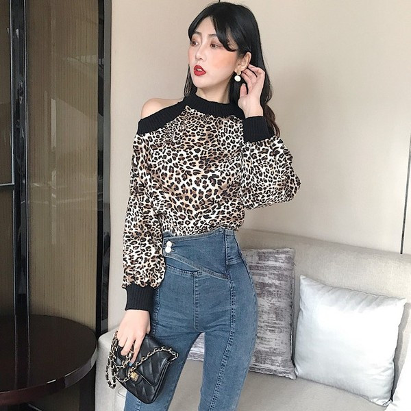 Modern női blúz leopárd mintával, két színben