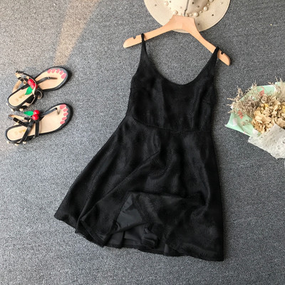 Stílusos női ruha három színben hímzéssel