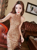 Női ruha Slim-modell flitterekkel, két színben