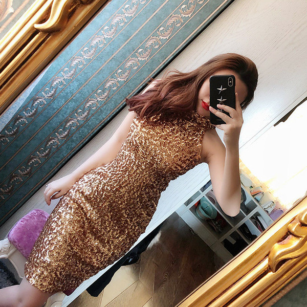 Női ruha Slim-modell flitterekkel, két színben