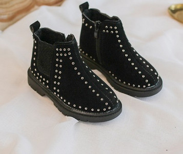 Modern gyerekcsizma lányoknak kétféle modellben és két színben