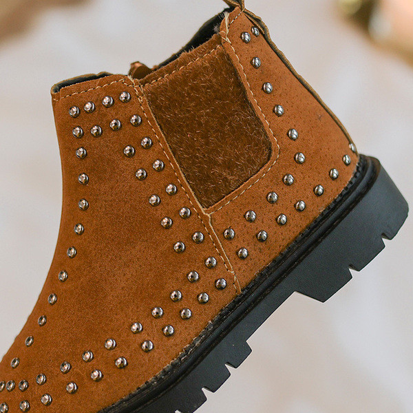 Modern gyerekcsizma lányoknak kétféle modellben és két színben