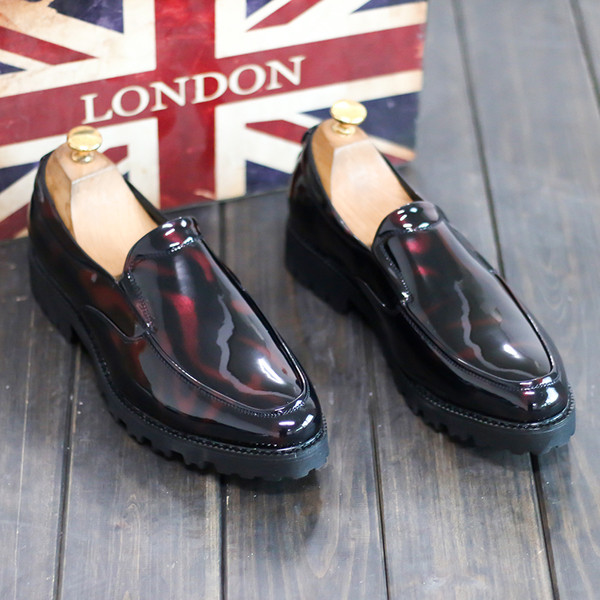 Μοντέρνα ανδρικά μοκασίνια σε πολλά χρώματα