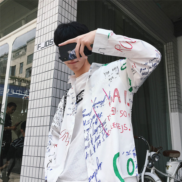 Modern férfi ing fekete-fehér felirattal