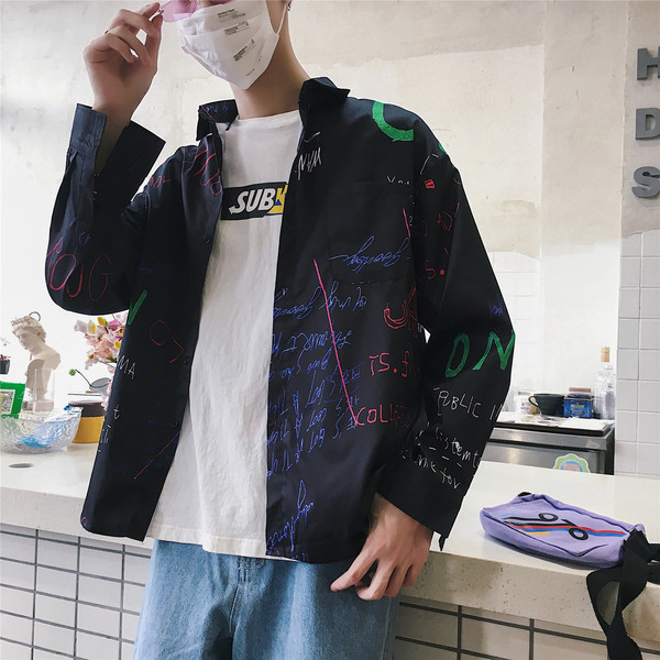 Modern férfi ing fekete-fehér felirattal