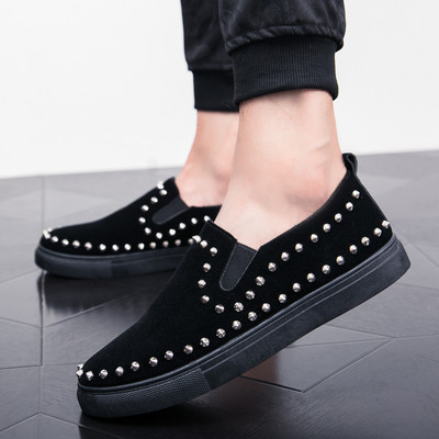 Μοντέρναανδρικά μοκασίνια  με μεταλλικά τρουξ σε διάφορα χρώματα