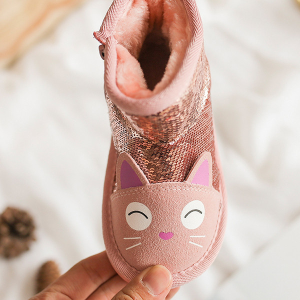 Παιδικές μπότες  αγόρια για κορίτσια με τρισδιάστατο στοιχείο και πούλιες σε δύο χρώματα