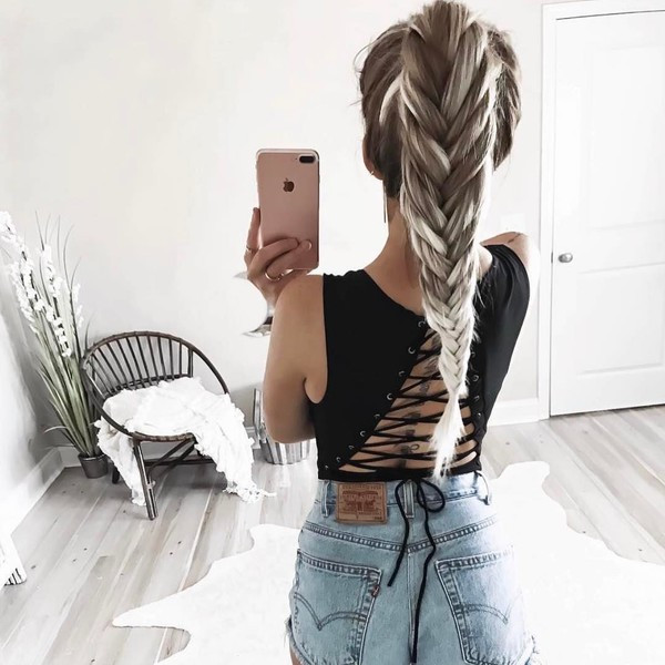 Stílusos női ujjatlan body, hátul fűzős fekete színben