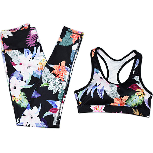 Γυναικεία αθλητική φόρμα σε δύο μέρη σε μαύρο με floral τύπωμα