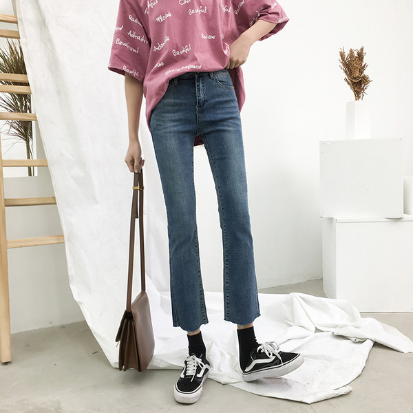 Γυναικεία τζιν καθημερινά σε μπλε χρώμα