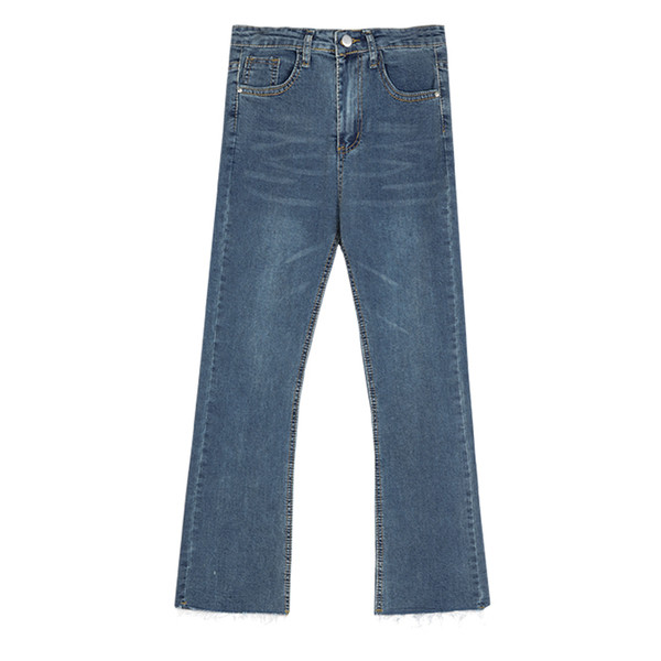 Sötét színű, testre szabott női farmer