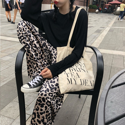 Дамски стилен панталон в леопардов принт -широк модел