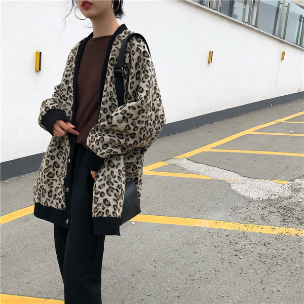 Stílusos női mellény leopárdmintás - széles modell