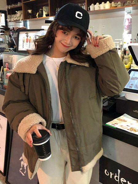 Γυναικείο μοντέρνο μπουφάν - ευρύ μοτίβο σε δύο χρώματα