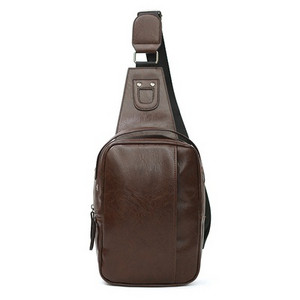 Praktikus férfi táska eko bőrből fekete és barna színben