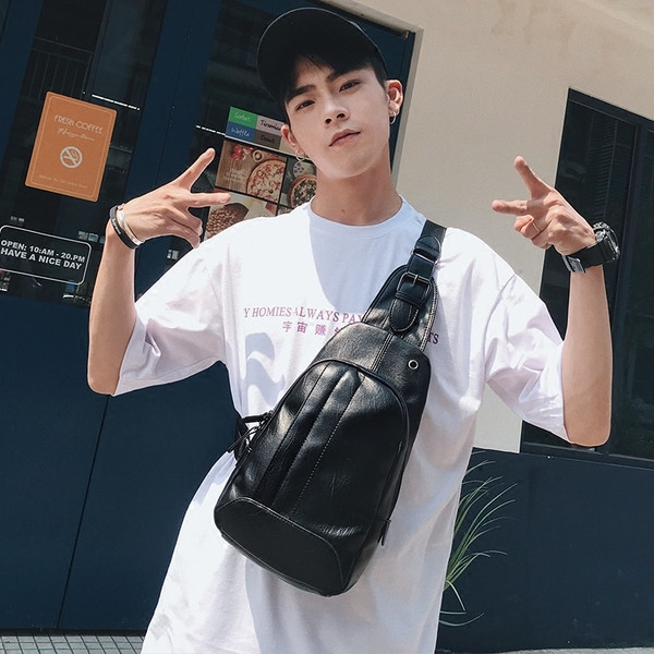 Casual ανδρική τσάντα με τσέπες σε μαύρο χρώμα