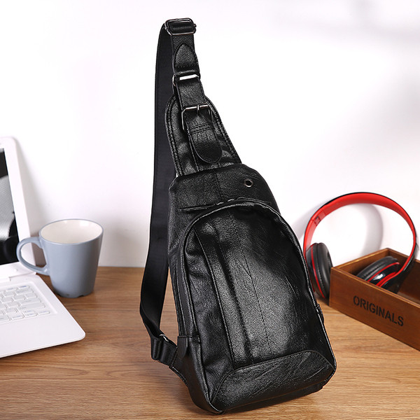 Casual ανδρική τσάντα με τσέπες σε μαύρο χρώμα