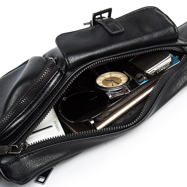 Άνετη ανδρική τσάντα δερματίνη σε μαύρο χρώμα