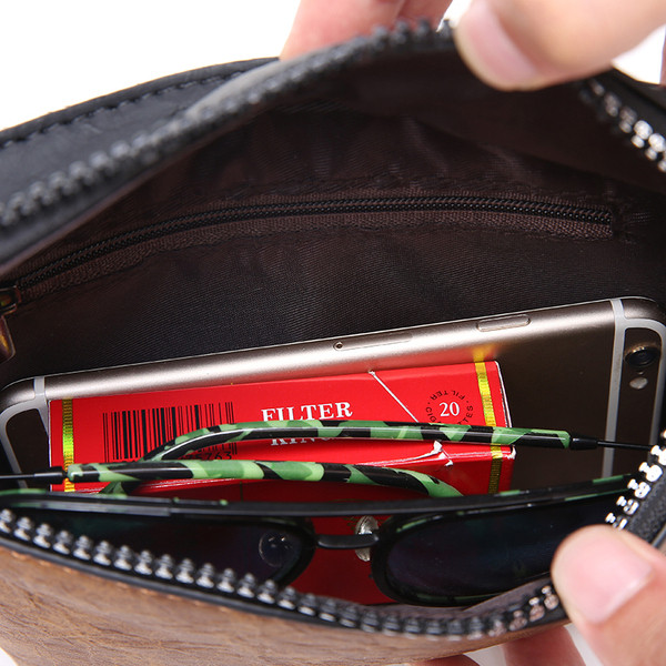 Öko bőrből készült férfi alkalmi táska, mintás pánttal