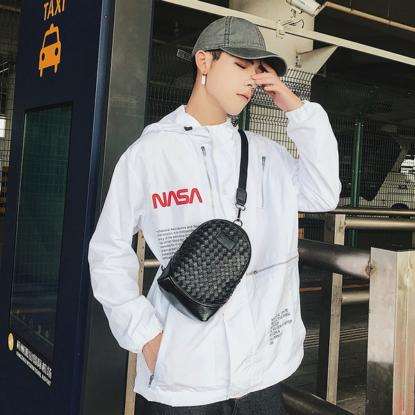 Ανδρική τσάντα από οικολογικό δέρμα σε μαύρο χρώμα