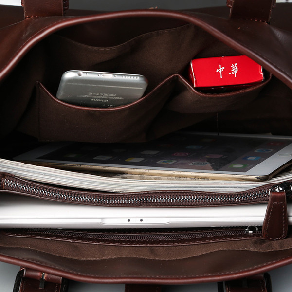 Πρακτική ανδρική καφέ τσάντα