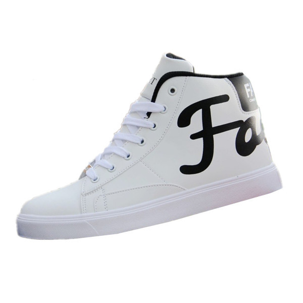 Modern férfi tornacipő három színben felirattal