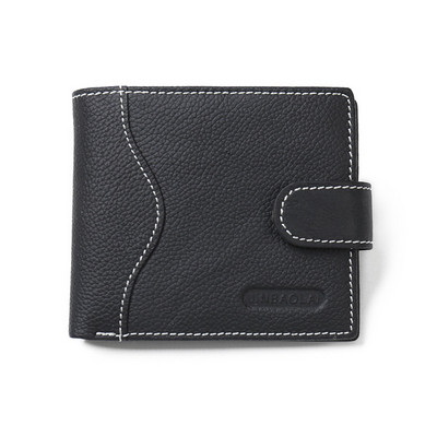 Μοντέρνοανδρικό πορτοφόλι σε μαύρο χρώμα