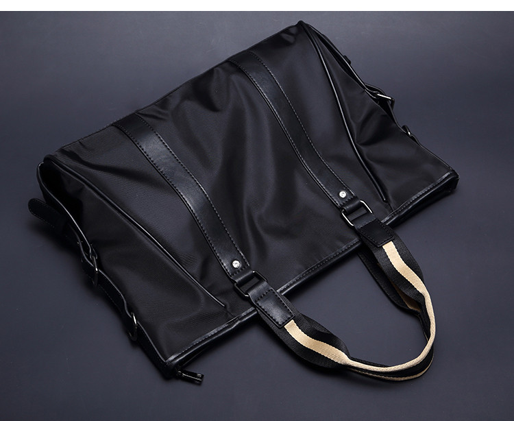 Σπορ-κομψή ανδρική τσάντα σε δύο χρώματα