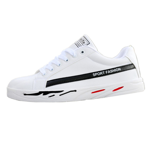 Modern, alkalmi tornacipő felirattal férfiaknak