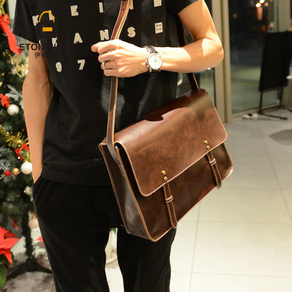 Praktikus férfi táska öko bőrből, két színben